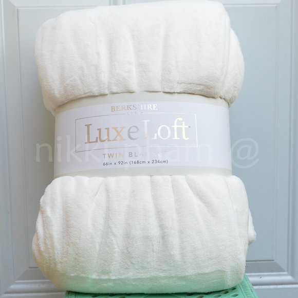 Berkshire Other - SIZE TWIN BLANKET   BERKSHIRE LIFE LUXELOFT